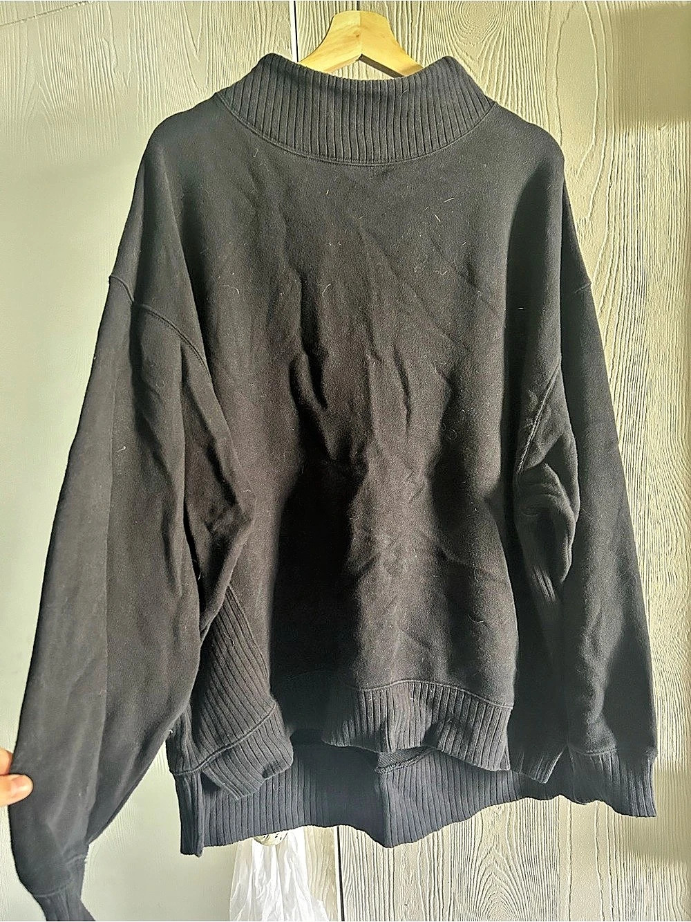 Aerie Women’s Oversized Mockneck Sweatshirt Black - size medium (M)
